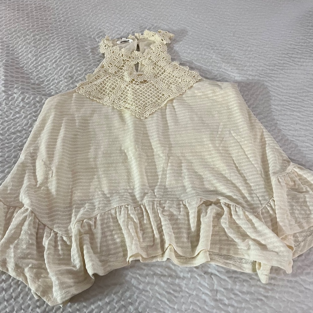 New Crochet neck racer back top circle cutout on front